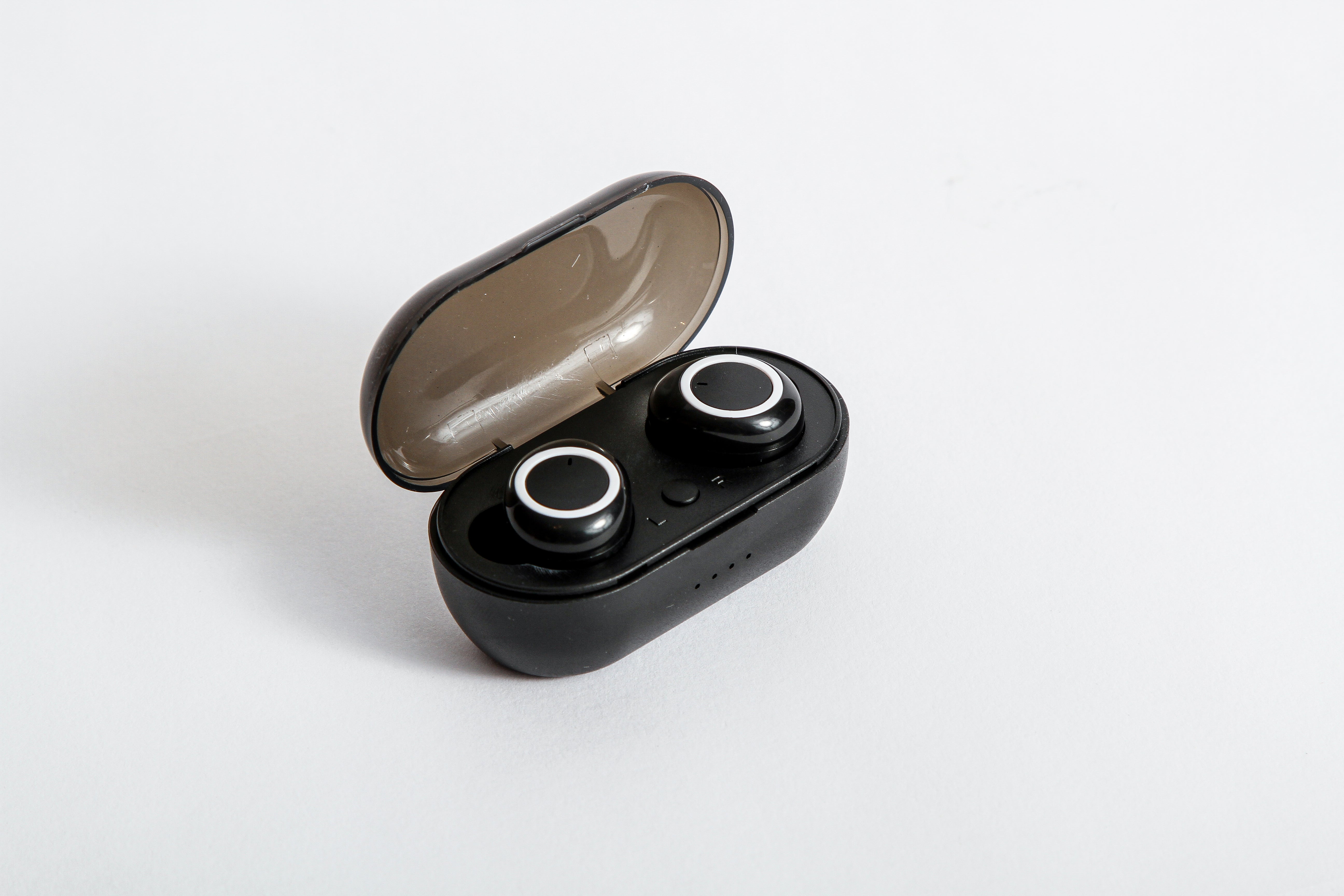 HMV Electrola® Model "V" Bluetooth Earphones by VMI®