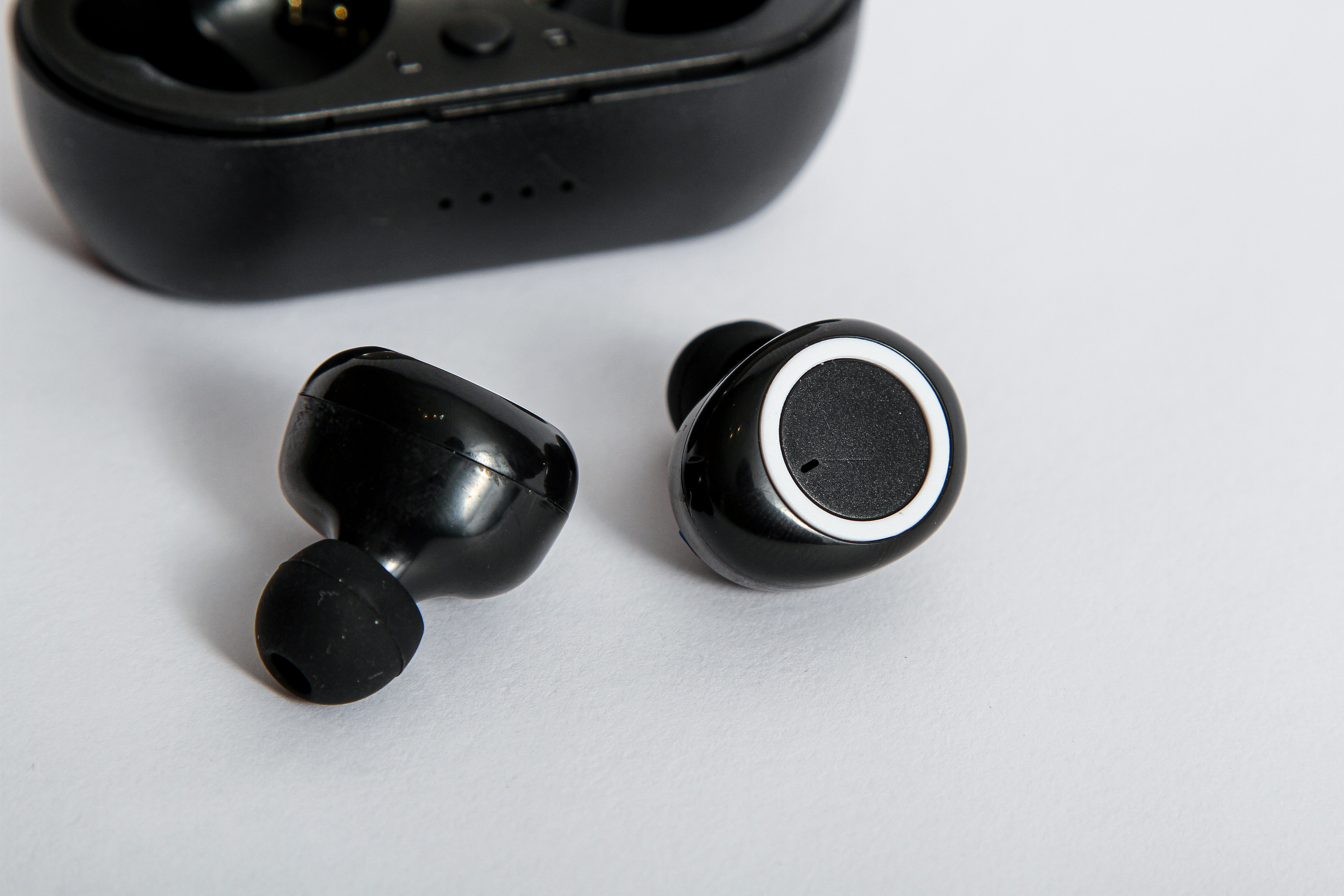 HMV Electrola® Model "V" Bluetooth Earphones by VMI®